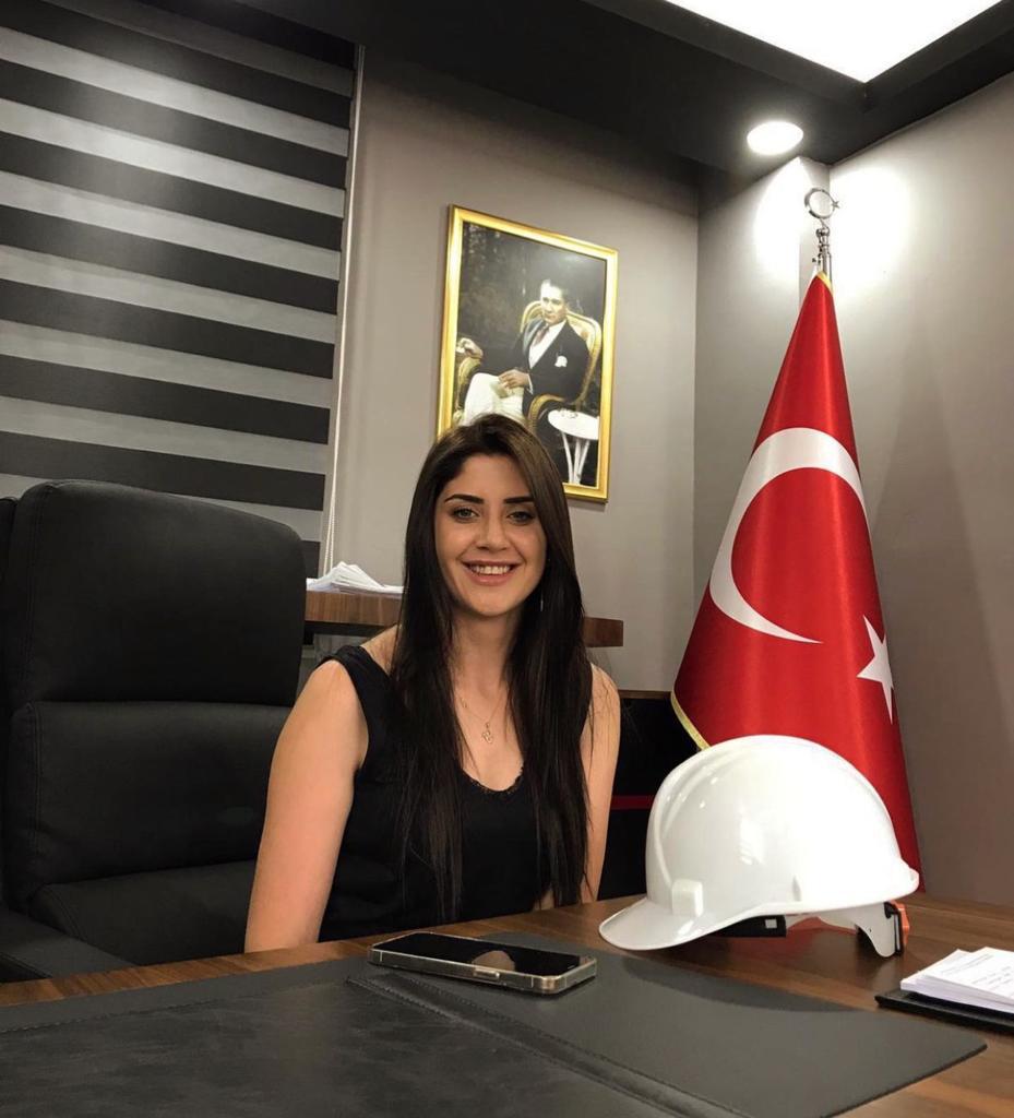 Lale Küçükdeligöz