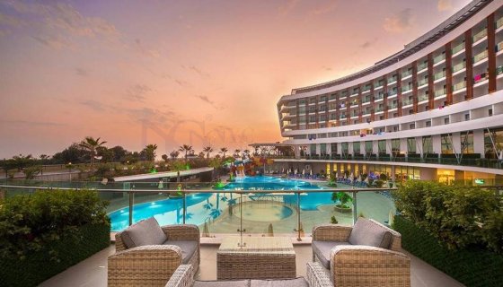 Antalya Alanya Bölgesinde Denize Sıfır Satılık Otel